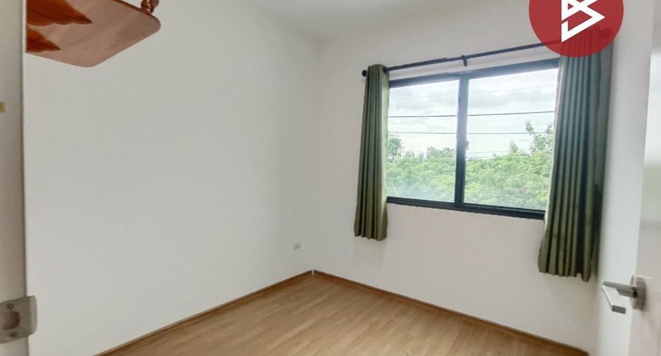 À vendre 3 chambres maison de ville à Prawet, Bangkok