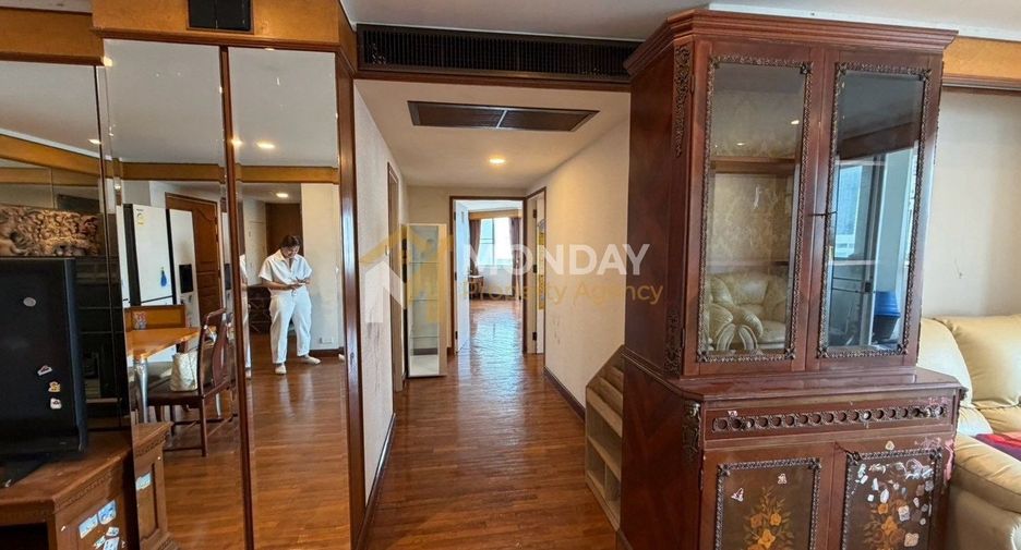 For sale 2 bedrooms condo in Watthana, Bangkok