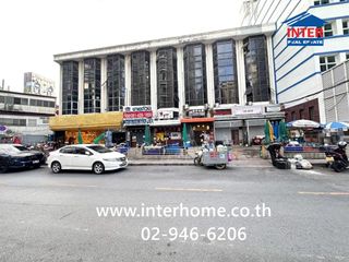 Local comercial en venta de 2 habitaciones en Khlong Toei, Bangkok