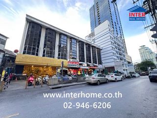 Local comercial en venta de 2 habitaciones en Khlong Toei, Bangkok