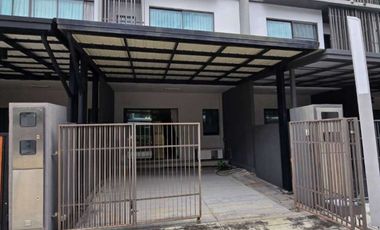For rent 3 bedrooms townhouse in Lat Phrao, Bangkok