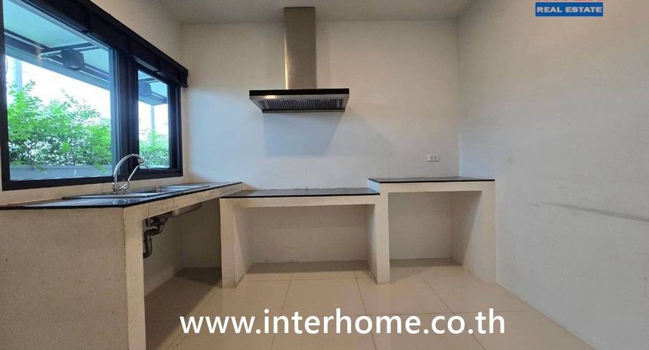For sale 4 bedrooms house in Sai Mai, Bangkok