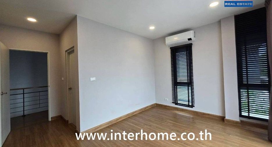For sale 4 bedrooms house in Sai Mai, Bangkok