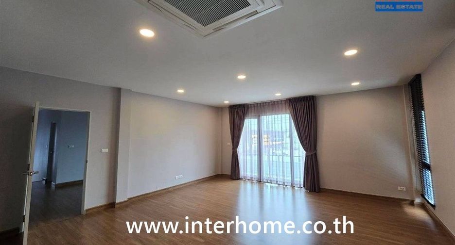 For sale 4 bedrooms house in Sai Mai, Bangkok