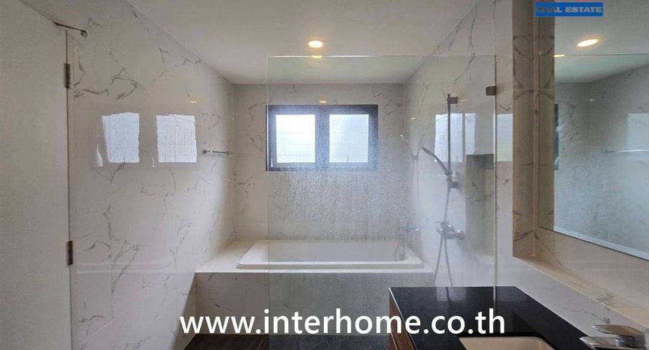 For sale 4 bedrooms house in Sai Mai, Bangkok