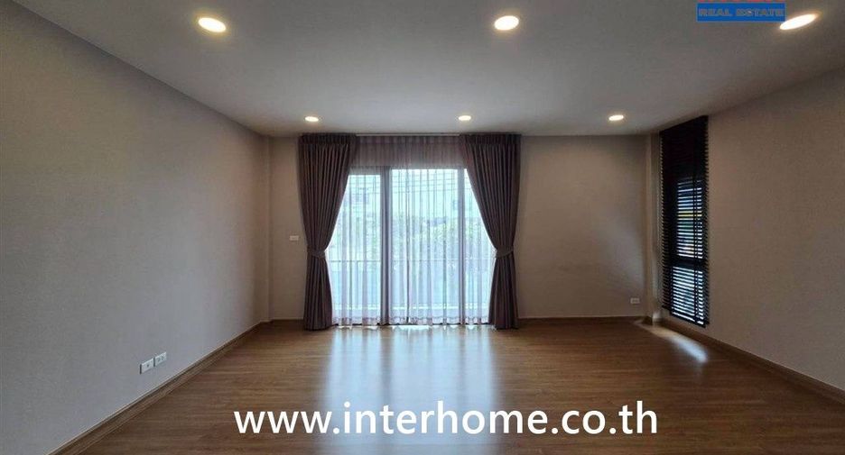 For sale 4 bedrooms house in Sai Mai, Bangkok