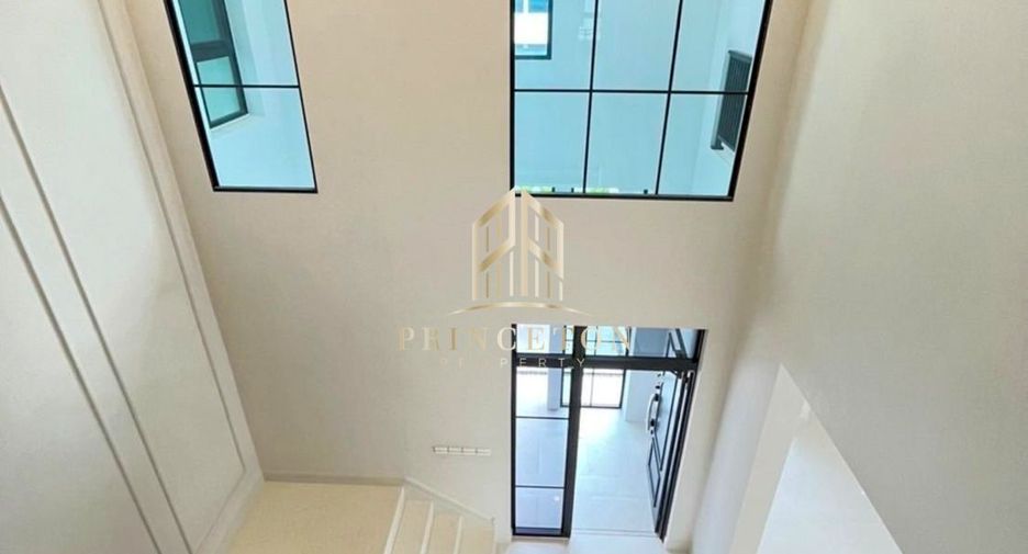 Casa en venta de 5 habitaciones en Saphan Sung, Bangkok