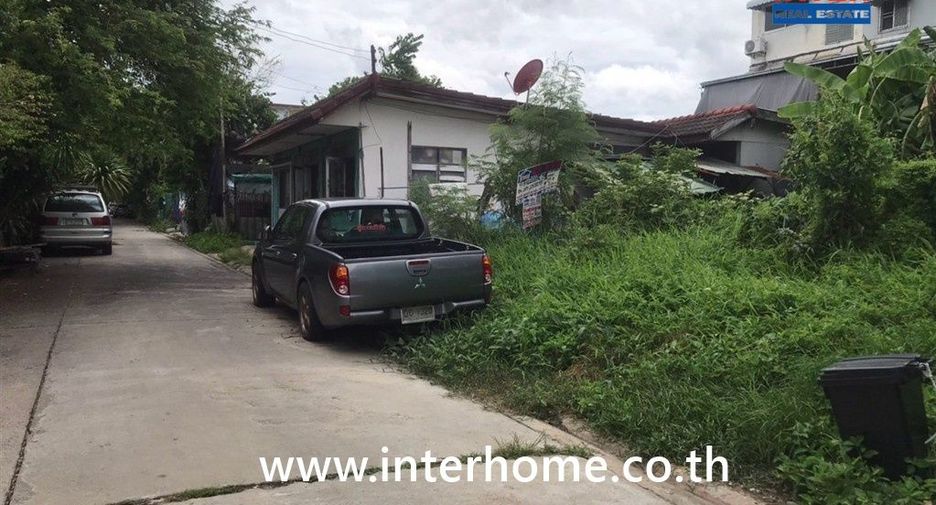 For sale land in Phra Khanong, Bangkok
