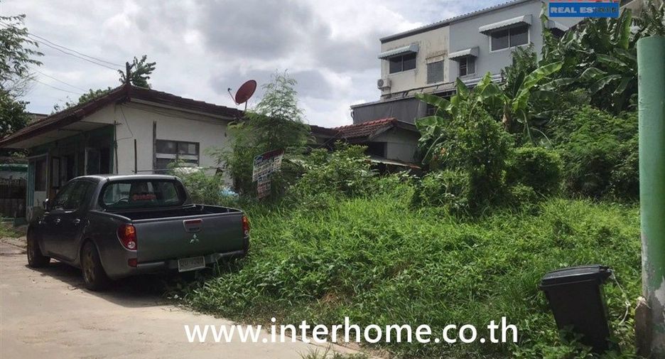For sale land in Phra Khanong, Bangkok