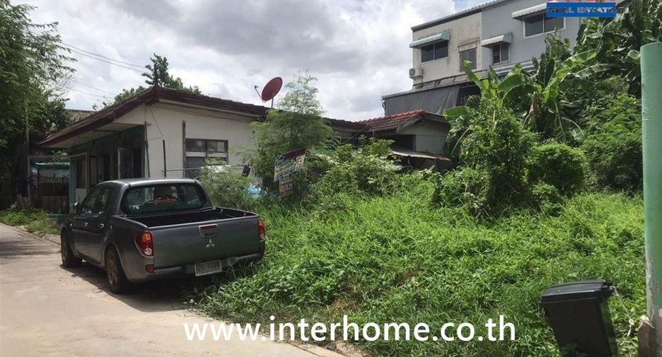 For sale land in Phra Khanong, Bangkok
