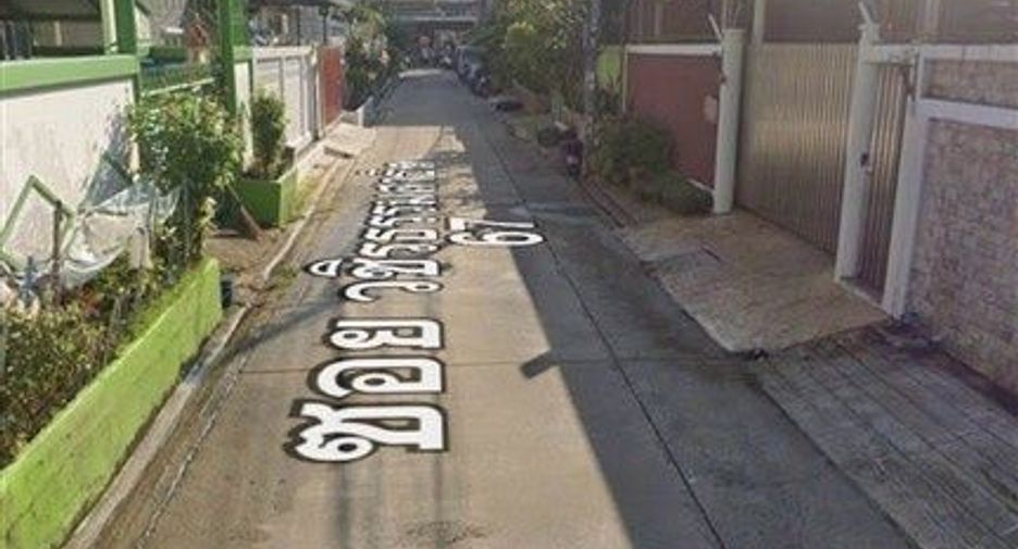For sale land in Phra Khanong, Bangkok