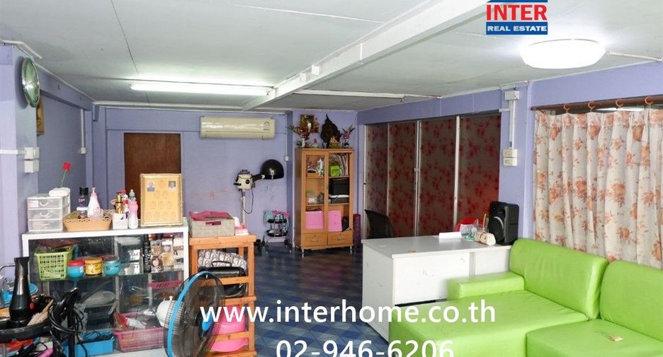 For sale 7 bedrooms retail Space in Khan Na Yao, Bangkok