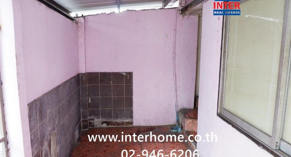 For sale 7 bedrooms retail Space in Khan Na Yao, Bangkok