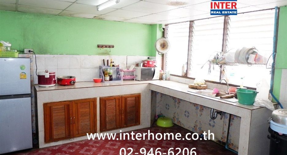For sale 7 bedrooms retail Space in Khan Na Yao, Bangkok