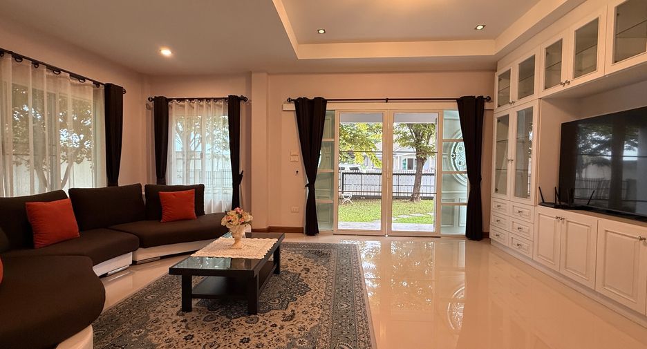 For rent and for sale 4 bedrooms house in San Sai, Chiang Mai