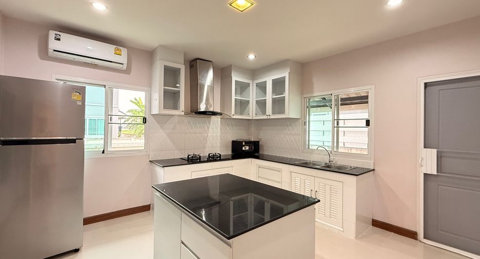 For rent and for sale 4 bedrooms house in San Sai, Chiang Mai