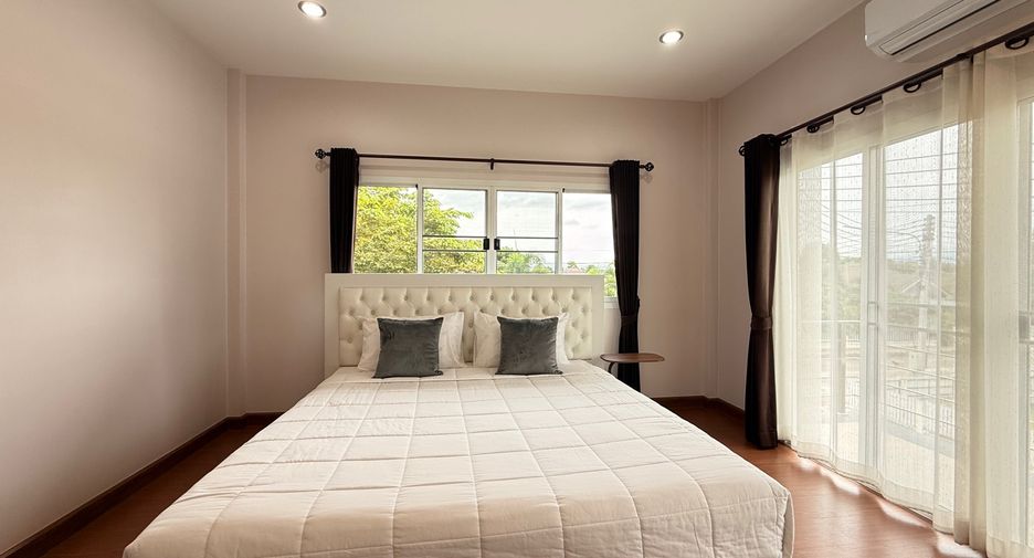For rent and for sale 4 bedrooms house in San Sai, Chiang Mai