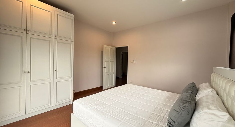 For rent and for sale 4 bedrooms house in San Sai, Chiang Mai
