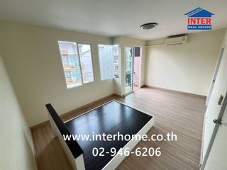 For sale 5 ベッドルーム townhouse in Saphan Sung, Bangkok