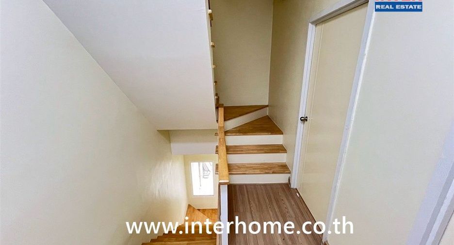 For sale 5 bedrooms townhouse in Saphan Sung, Bangkok