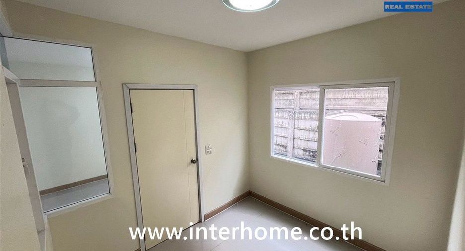 For sale 5 bedrooms townhouse in Saphan Sung, Bangkok