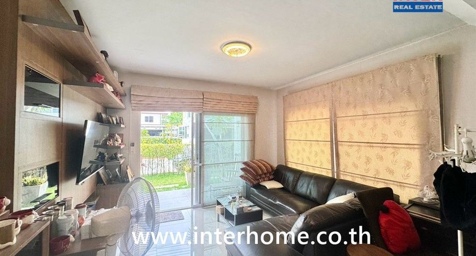 For sale 3 bedrooms house in Mueang Nakhon Ratchasima, Nakhon Ratchasima