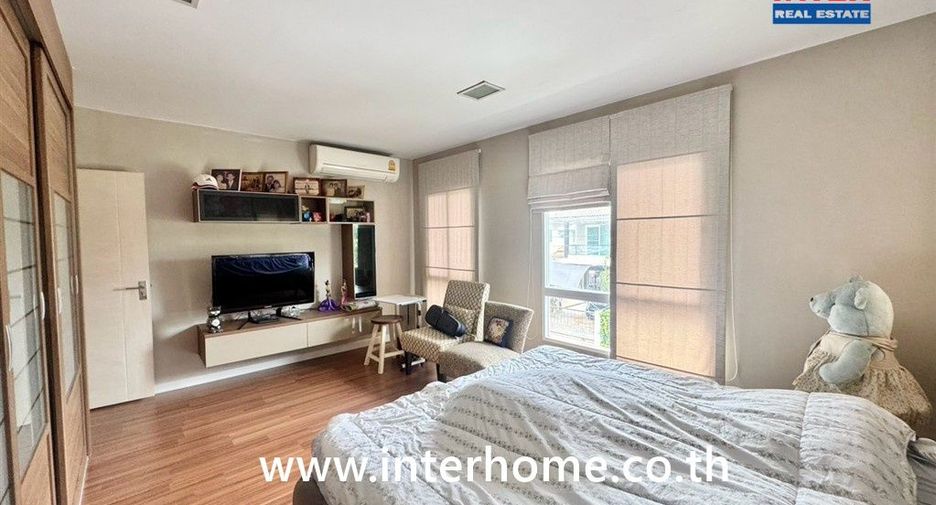 For sale 3 bedrooms house in Mueang Nakhon Ratchasima, Nakhon Ratchasima