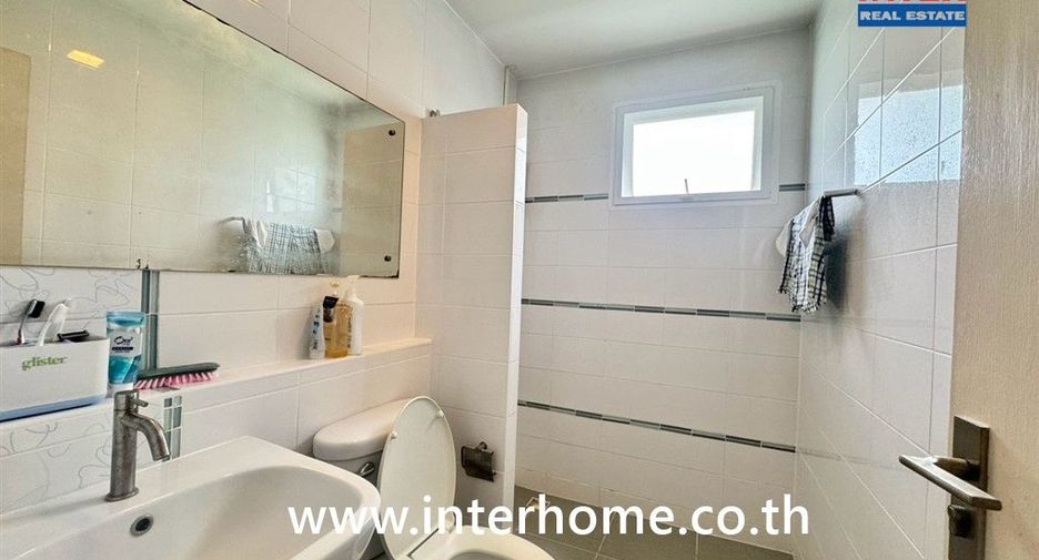 For sale 3 bedrooms house in Mueang Nakhon Ratchasima, Nakhon Ratchasima