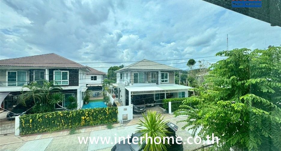 For sale 3 bedrooms house in Mueang Nakhon Ratchasima, Nakhon Ratchasima