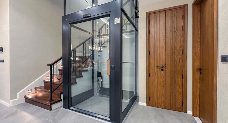 Casa en alquiler y en venta de 4 habitaciones en Chatuchak, Bangkok