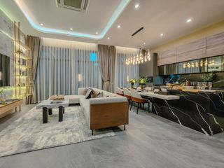 Casa en alquiler y en venta de 4 habitaciones en Chatuchak, Bangkok