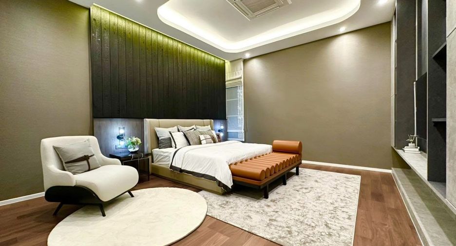 Casa en alquiler y en venta de 4 habitaciones en Chatuchak, Bangkok