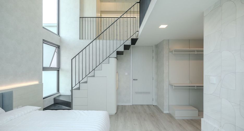 For rent and for sale 4 bedrooms house in Saphan Sung, Bangkok