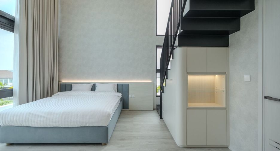 For rent and for sale 4 bedrooms house in Saphan Sung, Bangkok