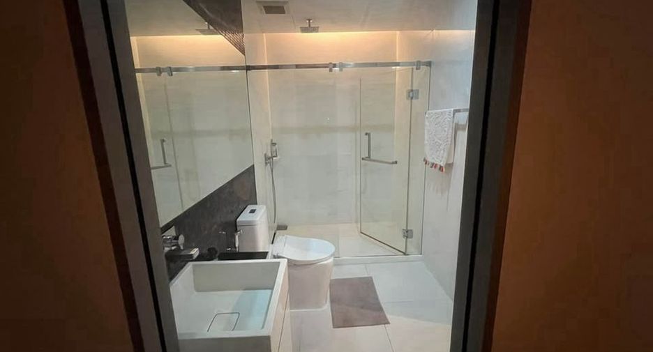 ขาย 2 ห้องนอน คอนโด ใน คลองเตย, กรุงเทพฯ