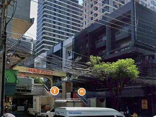 For sale 3 bedrooms retail Space in Watthana, Bangkok