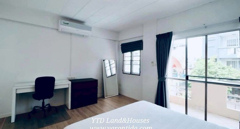 Reihenhaus zur Miete mit 4 Zimmer in Bang Na, Bangkok