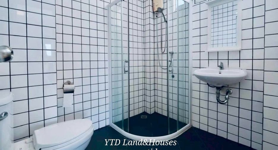 Reihenhaus zur Miete mit 4 Zimmer in Bang Na, Bangkok