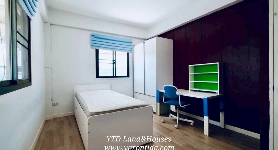 Reihenhaus zur Miete mit 4 Zimmer in Bang Na, Bangkok