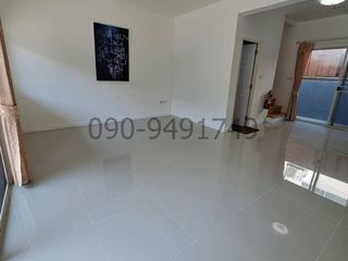 For rent 2 bedrooms townhouse in Phra Samut Chedi, Samut Prakan