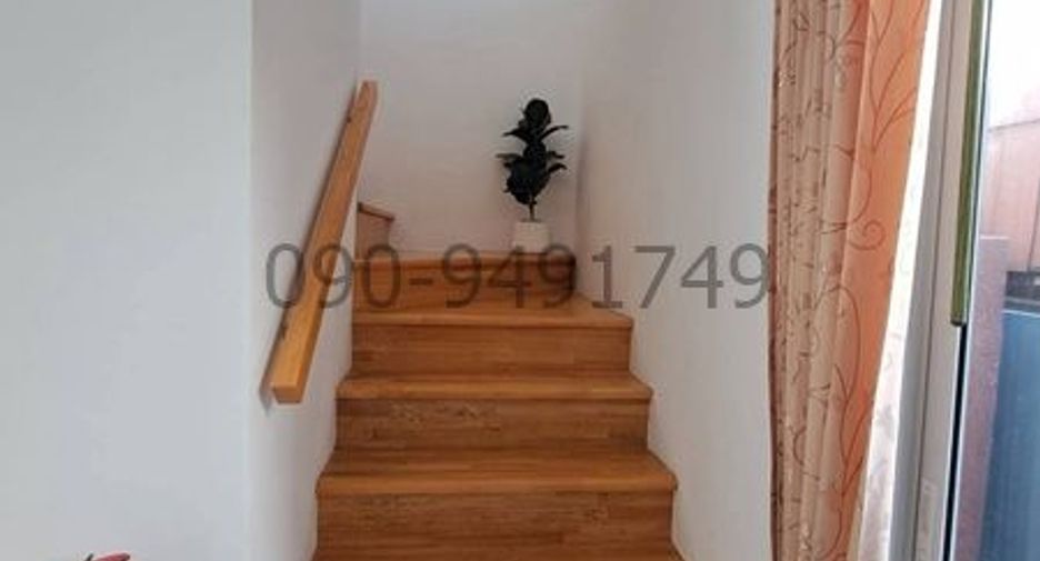 For rent 2 bedrooms townhouse in Phra Samut Chedi, Samut Prakan