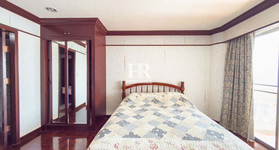 For sale 3 bedrooms condo in Bang Lamung, Chonburi