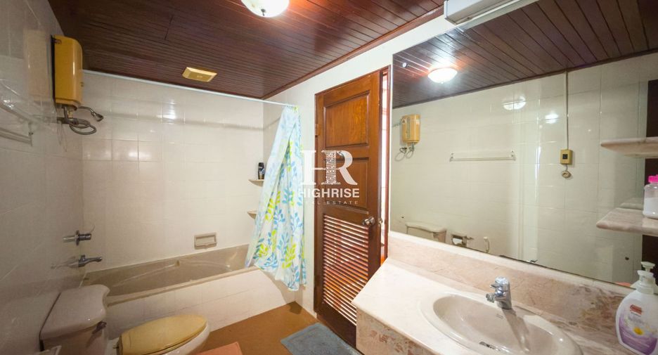 For sale 3 bedrooms condo in Bang Lamung, Chonburi