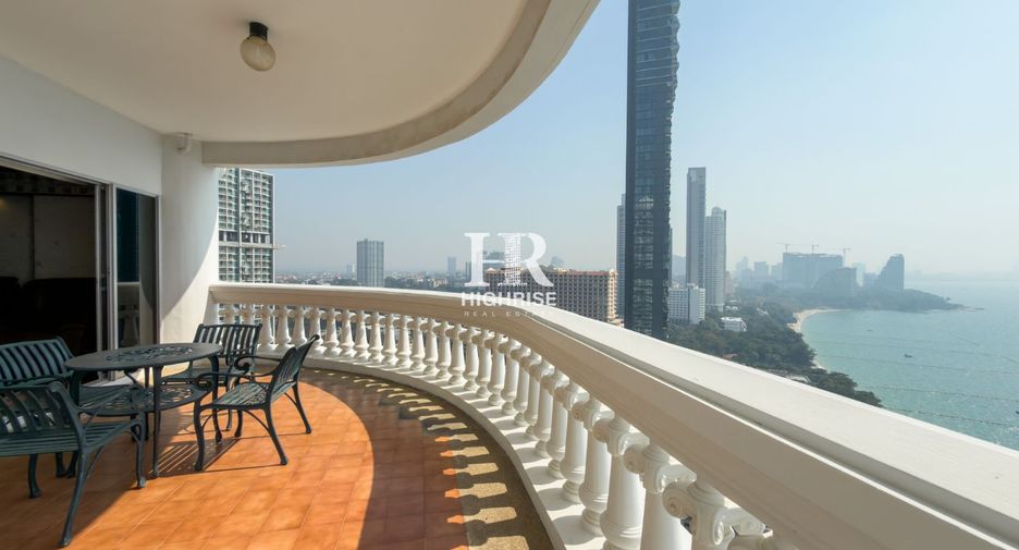 For sale 3 bedrooms condo in Bang Lamung, Chonburi