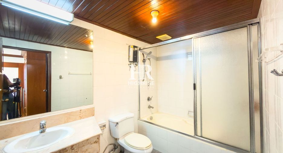 For sale 3 bedrooms condo in Bang Lamung, Chonburi