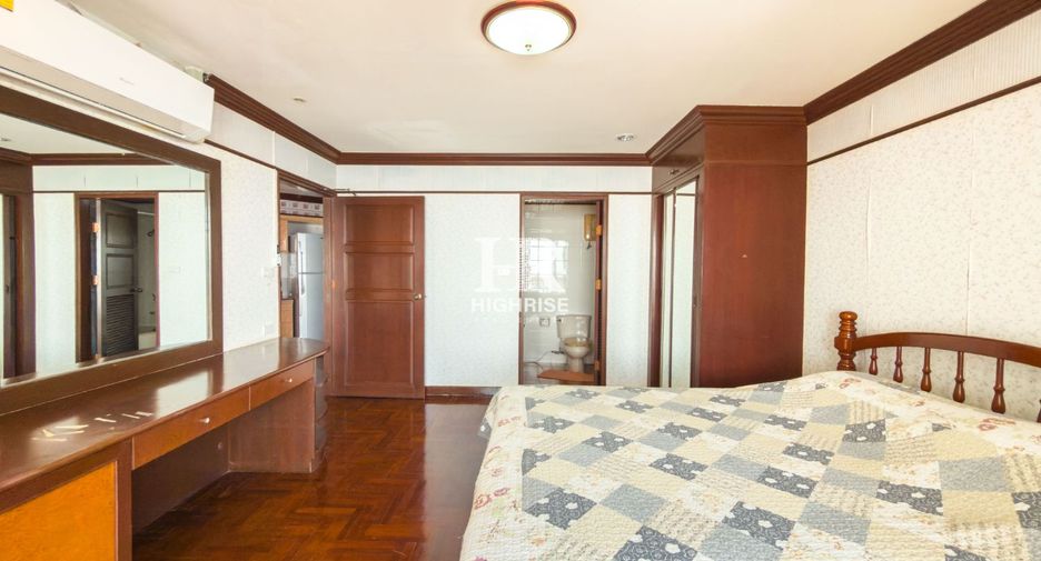 For sale 3 bedrooms condo in Bang Lamung, Chonburi