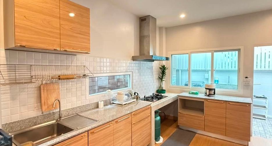 For rent and for sale 4 bedrooms house in Hang Dong, Chiang Mai