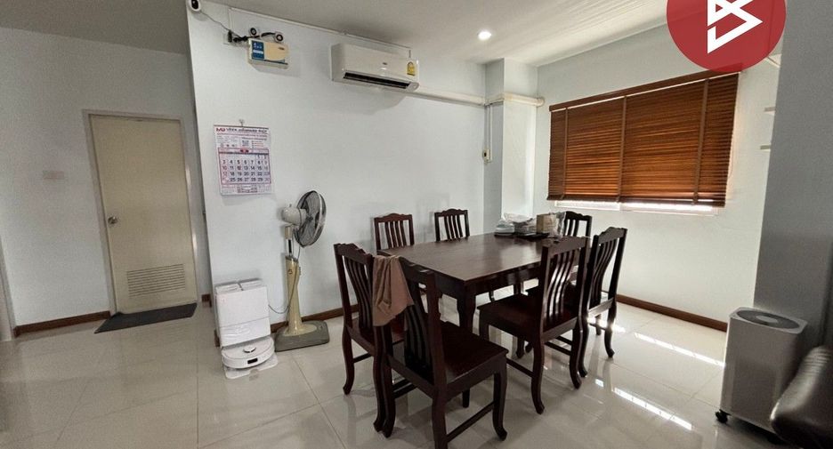 For sale 6 bedrooms house in Ban Bueng, Chonburi