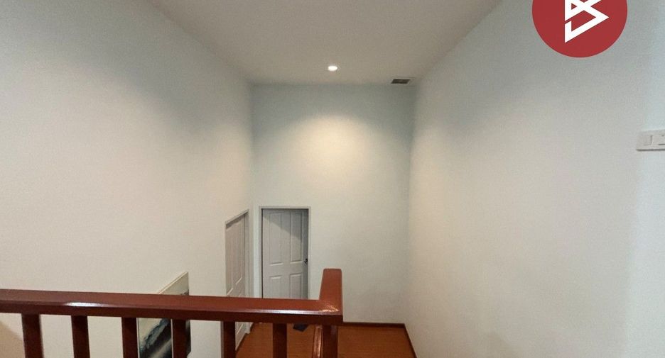 For sale 6 bedrooms house in Ban Bueng, Chonburi