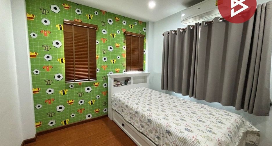 For sale 6 bedrooms house in Ban Bueng, Chonburi